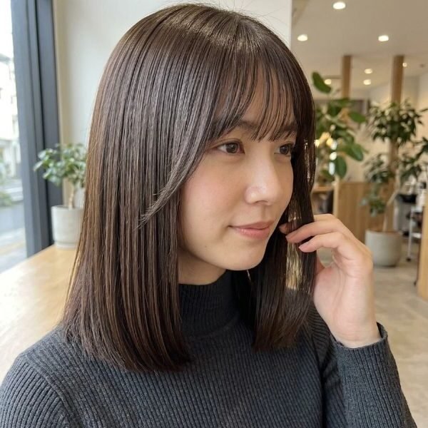 straight hair suits this cut
